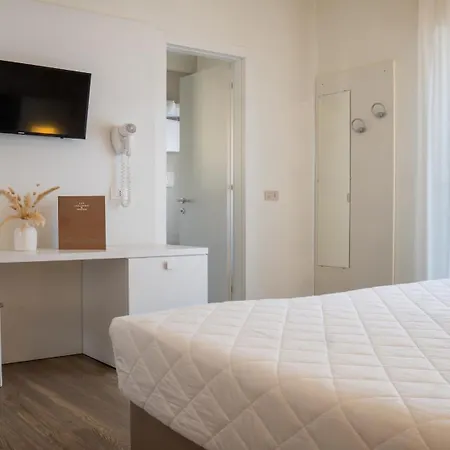 Otel Columbia & Ninfea 3*