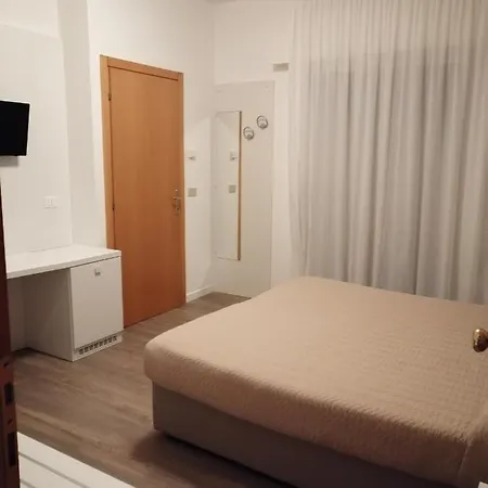Columbia & Ninfea Szálloda 3*