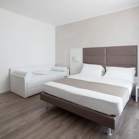 Columbia & Ninfea Отель Лидо-ди-Езоло