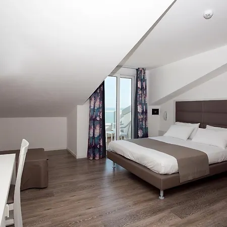 Szálloda Columbia & Ninfea 3*