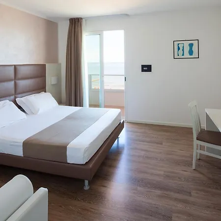 Szálloda Columbia & Ninfea 3*